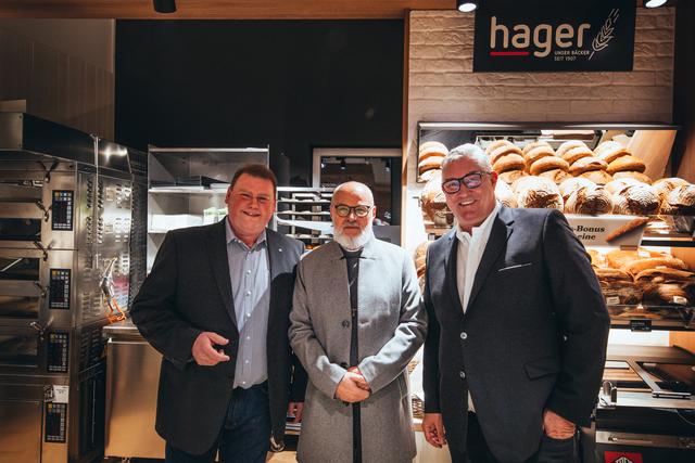 Bürgermeister Werner Nolz, Pfarrer Wolfgang Sekirnjak und Bäckermeister Wolfgang Hager.