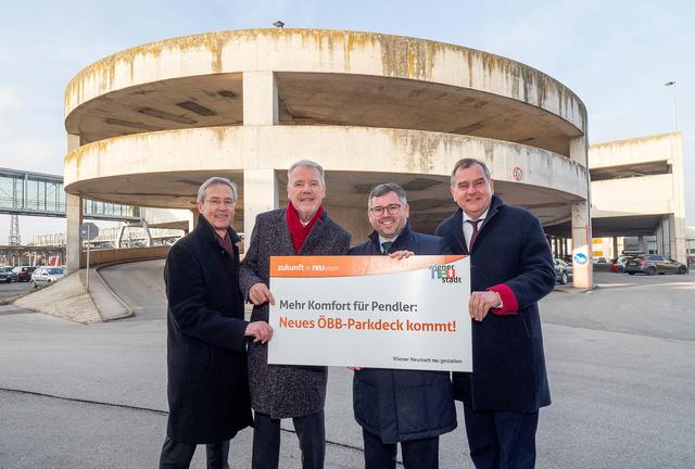 Stadt-Baudirektor Manfred Korzil, Bürgermeister Klaus Schneeberger, Landesrat Ludwig Schleritzko und Baustadtrat Franz Dinhobl.