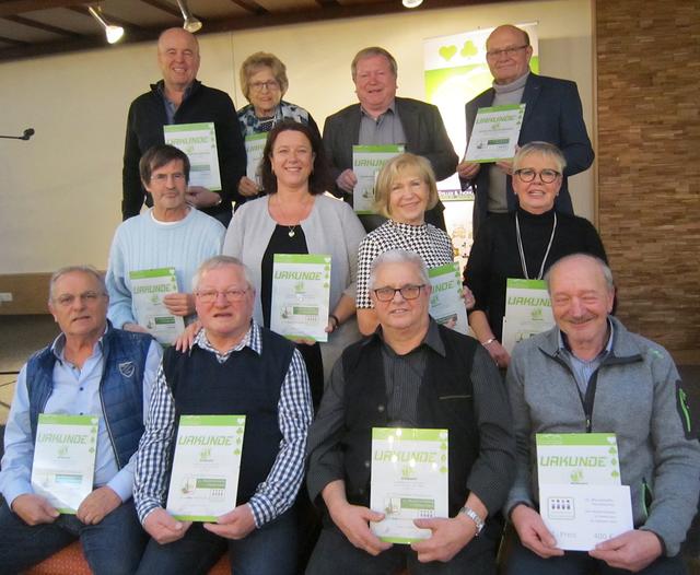 Die siegreichen Tarockteams beim 20. Mannschaftsturnier im Frankenmarkter Gasthof Kogler-Greisinger.