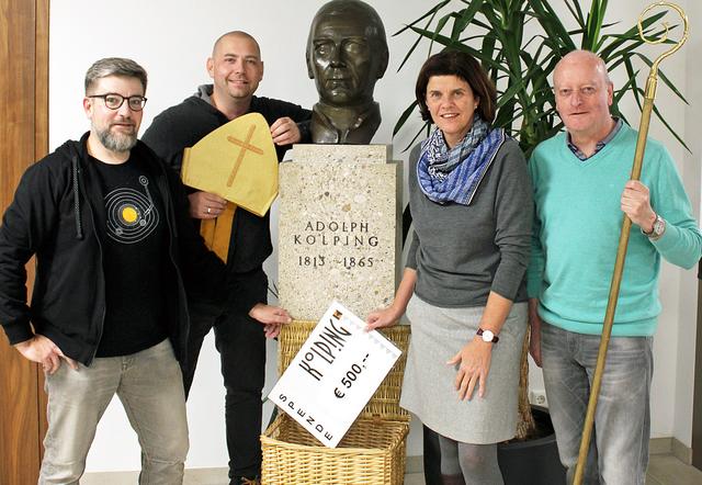 Spendenübergabe mit Christoph Hatheier, Thomas Pamminger, Christine Schön (Lerncafé) & Karl Schaumberger (v.l.).
