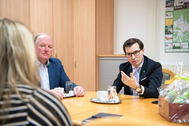 Zu Besuch im WOCHE-Büro: der Turnauer SPÖ-Ortsparteivorsitzende Berthold Stobl und LAbg. Bgm. Stefan Hofer.