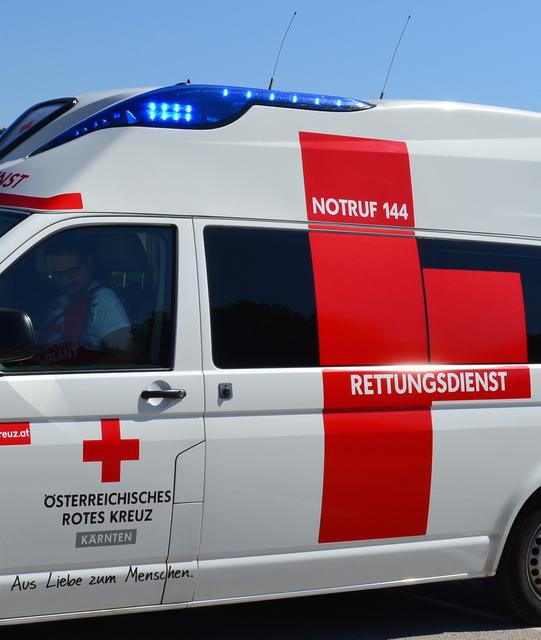 Die Verletzte wurde in das UKH Klagenfurt gebracht.