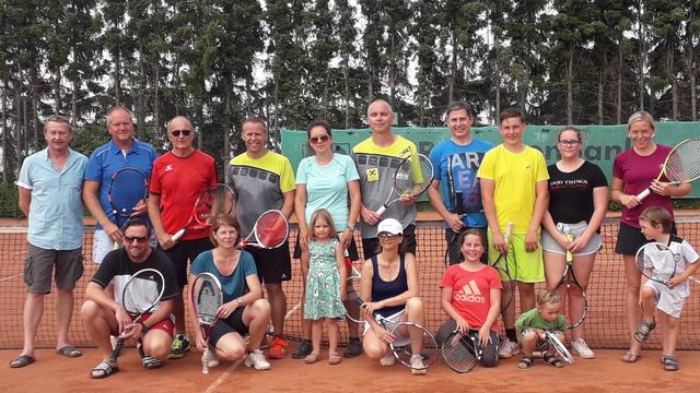 Die Sommercamps sind immer eine große Freude für angehende Tennis-Asse.