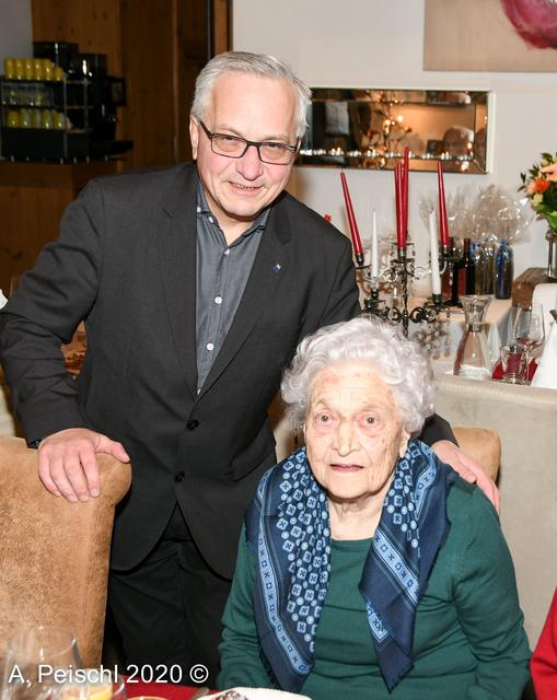 Gertrude Zehetner feierte ihren 90. Geburtstag. 