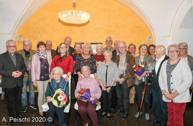 Bürgermeister Ferdinand Köck, Konrad Reisacher mit Gattin Hildegard, GR Klaus Tremmel, Gertrude Zehetner mit Tochter Waltraud Pinter, Wilfried und Inge Gottwald, Gertrude Trimmel mit Tochter Renate Wurm, Hermine Holzer, GGR Ernst Spitzbart, Karl Richard Holzer, Maximilian Dielacher mit Gattin Gerlinde, Herta Pfeiffer, Ilona Bugelnig, Kurt Riener, GR Helga Dworan und GR Hedwig Schnitzer. 