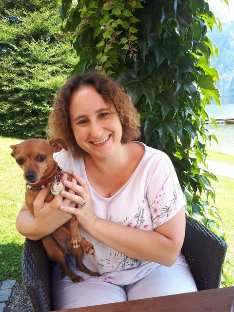 Mischlings-Hündchen Gugla mit Frauchen | Foto: Birgit Leimhofer