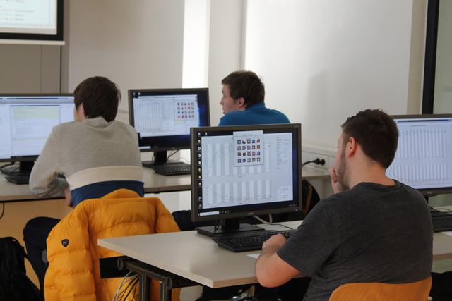 N. Schmidt, K. Körner und A. Steindl beim Workshop über Simulation, Modellbildung und Neuronale Netze.
