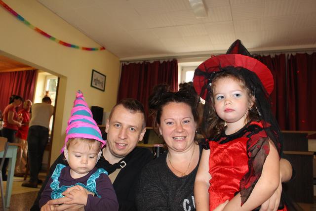 Die Hexen: Zoe, Lily, Mirka und Marek Ivanic