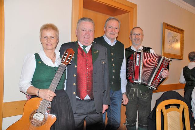 Für die nötige Musik sorgte " Ingrid &amp; Peter " beim heurigen Bunten Nachmittag in St Margarethen an der Raab