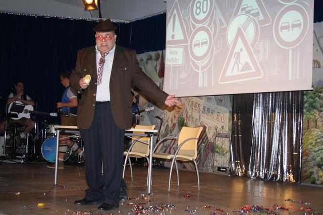 Die Führerscheinprüfung: Präsident und Ex-Kanzler Helmut Tengg und Kanzler Christian Tengg