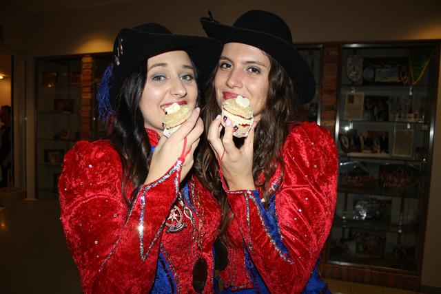 Süße Versuchung: Chantal Berger und Lisa Pirkebner 