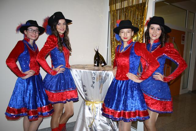 Die Garde Mädchen posierten vor der Kamera.