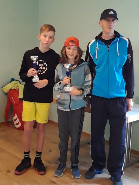 Jan Hemetzberger (li.) holte bei den Jugend-LM im U12-Bewerb den zweiten Platz.
