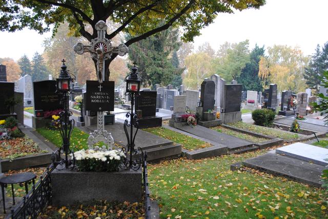 Die Literaten Thomas Bernhard, Alma Mahler-Werfel und Heimito von Doderer sind am Grinzinger Friedhof begraben. | Foto: Petra Bukowsky