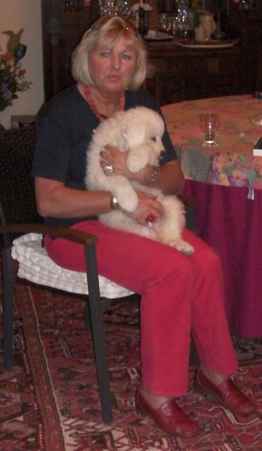 Bärli als Welpe mit Frauchen  | Foto: Eva Esterl