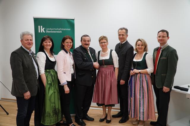 Von links: Karl Grabmayr, Barbara Payreder, Michaela Langer-Weninger, Josef Mühlbachler, Rosemarie Ferstl, Karl Dietachmair, Johanna Miesenberger und Johannes Gahleitner. | Foto: David Kriechbaumer