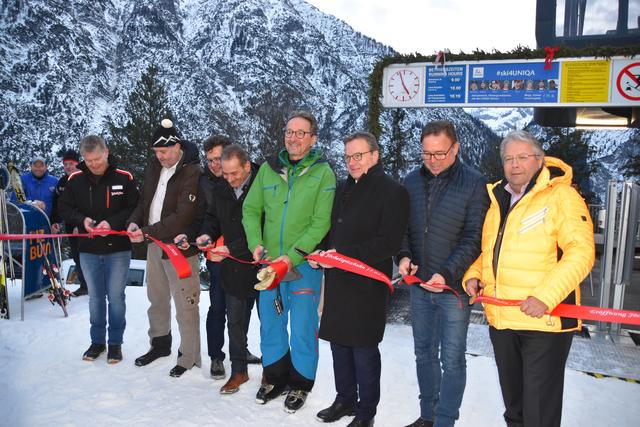 Feierliche Eröffnung: Günter Oberhauser, Michael Doppelmayr, Marc Baldauf, Bgm. Egon Brandhofer, Johannes Hefel, LH Günther Platter, Heiner Ginther und NR Franz Hörl (v.l.) | Foto: Birgit Duwe