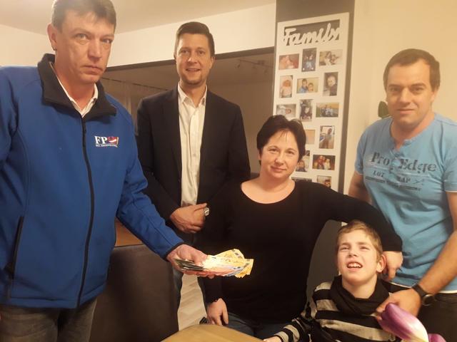 Ortsparteiobmann FPÖ Pilgersdorf Bernhard Kunn, FPÖ Bezirksparteiobmann Oberpullendorf DI Herbert Adelmann, Andrea Mondl, Kevin Mondl, Werner Mondl