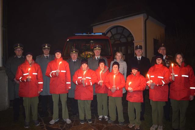 Die Nachwuchsflorianis gestalteten die Feierlichkeiten zur Fahrzeugsegnung mit. | Foto: FF Wetzelsdorf