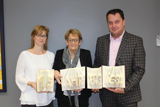 Judith Valtl, Leiterin des Arbeitskreises PERGliest, Erika Muhr, Initiatorin PERGliest, Anton Froschauer, Bürgermeister der Stadt Perg (von links nach rechts)
 | Foto: Ulrike Plank