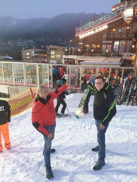 Sie zeigen es an: Sepp Spielbichler und Benjamin Jarz wissen, wo der dritte Durchgang stattfindet.