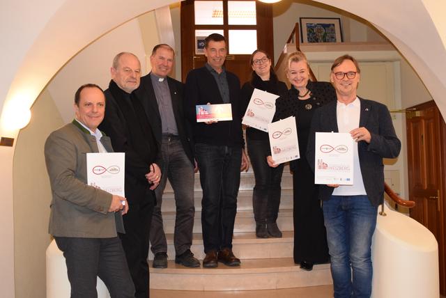Freude über den Projektstart des Pilgerzentrums bei Christoph Stark, Fery Berger, Pfarrer Anton Herk-Pickl, Christoph Harb, Iris Absenger-Helmli, Erwin Eggenreich.