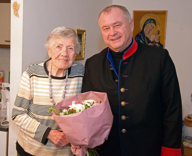 Katharina Weisz mit Bürgermeister Hans Stefan Hintner.