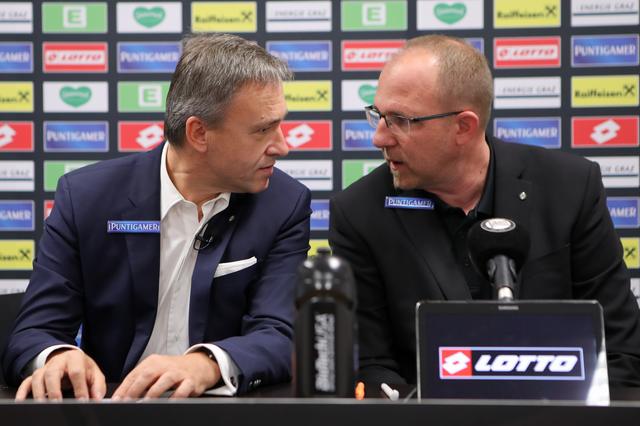 Wieder einmal Zeit für ein Männergespräch: Sturm-Präsident Christian Jauk und sein amtsmüder Sportchef Günter Kreissl.