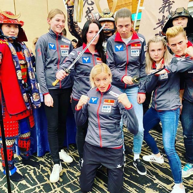 "Wir sind die neuen Samurai" teilte Daniela Iraschko-Stolz den Fans auf ihrer Facebook-Seite mit.