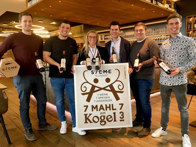 V.l.: Jungwinzer Mathias Prugmaier vom Weingut Assigal, Florian Dillinger vom Weingut Sabathihof Dillinger, Hausherrin und Kogel 3-Chefin Beatrix Drennig, Johannes Pichler vom Weingut Pichler-Schober in Mitteregg, Stefan Germuth vom Weingut Oberer Germuth an der Glanzer Kellerstraße in Leutschach und Franz Regele aus Ehrenhausen. Die Rechnung ist ganz einfach: 7 Mahl 7 ergibt eben Kogel 3!