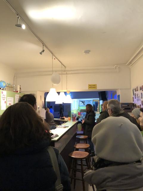 Hinein ins Jugendzentrum Iglu im Andräviertel.