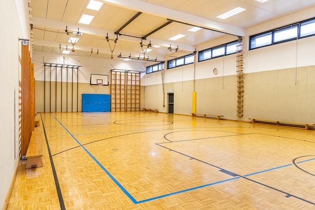 In der kleinen Ballsporthalle hat vor der Eröffnung des Raiffeisen Sportparkes auch Basketballverein UBI gespielt. | Foto: Foto Jörgler