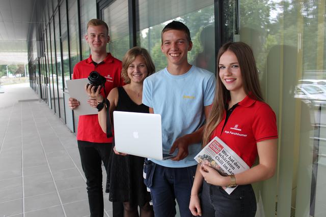 Auch ein Fotoshooting gehört dazu – wie 2019 mit den LehrlingsRedakteuren Martin, Marlene, Lukas und Anja.