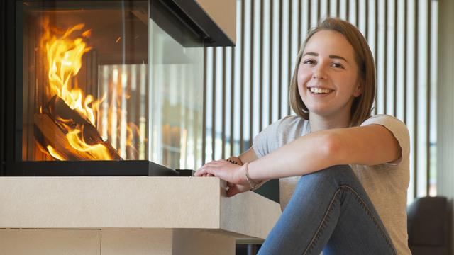 "Ich lasse mir nicht viel gefallen und kann mich gut durchsetzen. Man braucht auch viel Selbstvertrauen als Frau in einem Männerberuf", betont die Ofenbau- und Verlegetechnikerin Gerlinde Bürgmann, Salzburgs Lehrling des Jahres 2019.