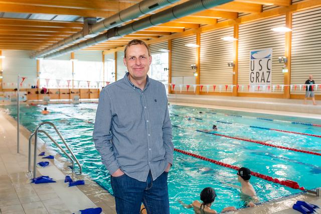 Ballsport, Schwimmsport, Gymnastik und vieles mehr: Markus Pichler ist stolz auf das Sportangebot in der Unionhalle. | Foto: Foto Jörgler