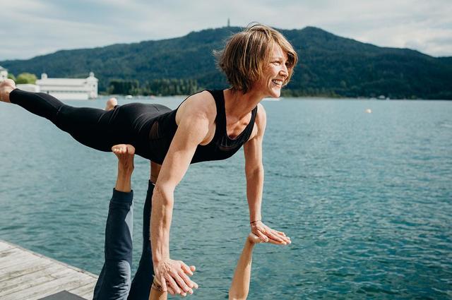 Physiotherapeuton Petra Haring praktiziert selbst Yoga.