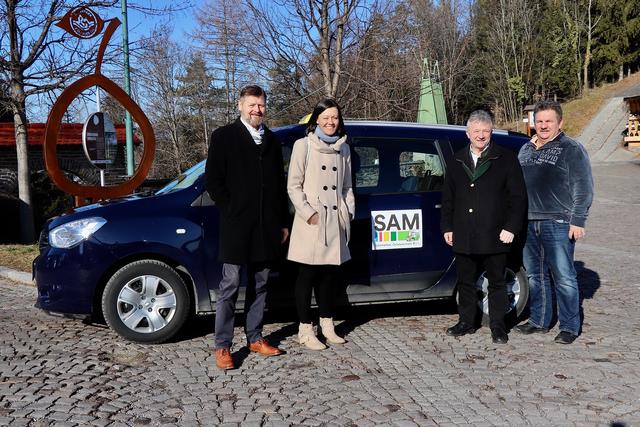 Positive Stimmung beim SAM-Praxistest: Horst Fidlschuster, Projektleiterin Martina Dunst, LAbg. Hubert Lang und Manfred Glatz (v.l.).