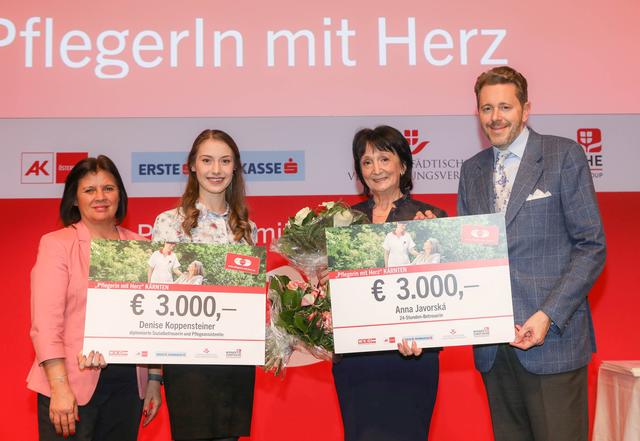 AK-Präsidentin Renate Anderl und die „Pflegerinnen mit Herz“ aus Kärnten Denise Koppensteiner, Anna Javorská und WKÖ-Präsident Harald Mahrer. | Foto: Verein "PflegerIn mit Herz"/Richard Tanzer