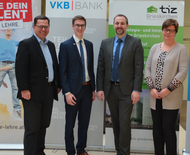 Hans Moser (WKO), Gregor Hacker (VKB), Thomas Lehner (VKB) und Barbara Kundtner (AMS) freuen sich, auf die interessierten Jugendlichen in Begleitung ihrer Lehrkräfte.