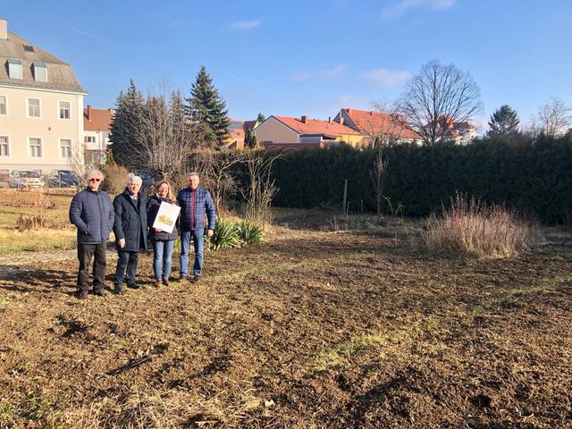 Die Beete wurden bereits im Herbst von Alois Pichler, Reinhard Pichler, Barbara Buchinger und Hans Kneisz hergerichtet.