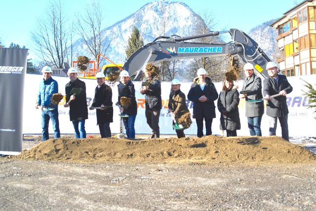 Große Freude beim schwungvollen Spatenstich zum "Naturquartier Weißache" an der Kufsteiner Stadteinfahrt.