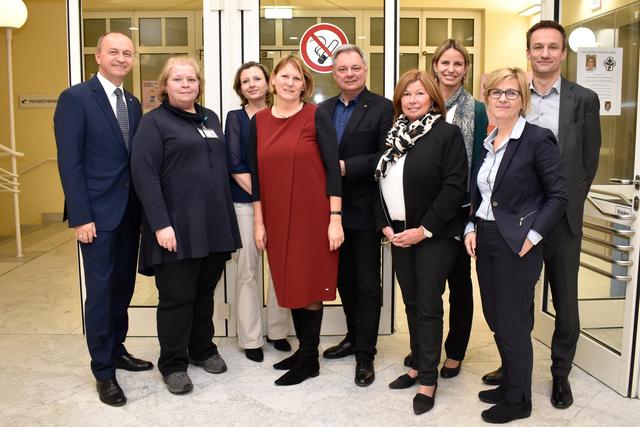 Geschäftsführer für Personal und Organisation Mag. Mag. (FH) Konrad Kogler, Betriebsrat-Vorsitzende DGKP Christina Winkelbauer, Mag. Isabella Mörth, Pflegedirektorin DGKP Silvia Hickelsberger, MSc, MBA, medizinischer Geschäftsführer Dr. Markus Klamminger, Ärztliche Direktorin Primaria Dr. Susanne Davies, stellvertretende Regionalmanagerin Andrea Dankelmaier, BA MA MA, Kaufmännische Direktorin Dipl. KH-BW Margit Pröglhöf und Regionalmanager Dipl. Ing. Jürgen Tiefenbacher