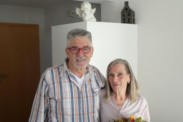 Elvira und Karl Sprenger gehen seit 50 Jahren gemeinsam durchs Leben. | Foto: BH Reutte / Geisler