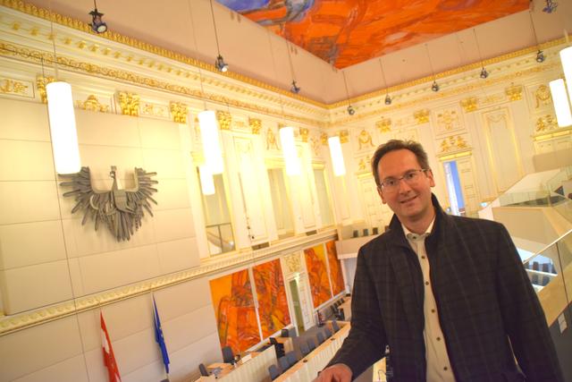 "Das ist für mich etwas ganz besonderes": Die Nationalratswahl ist nun schon eine ganze Zeit lang her, dennoch betritt Andreas Minnich, nun Nationalratsabgeordneter, immer noch mit großer Ehrfurcht das Parlament.