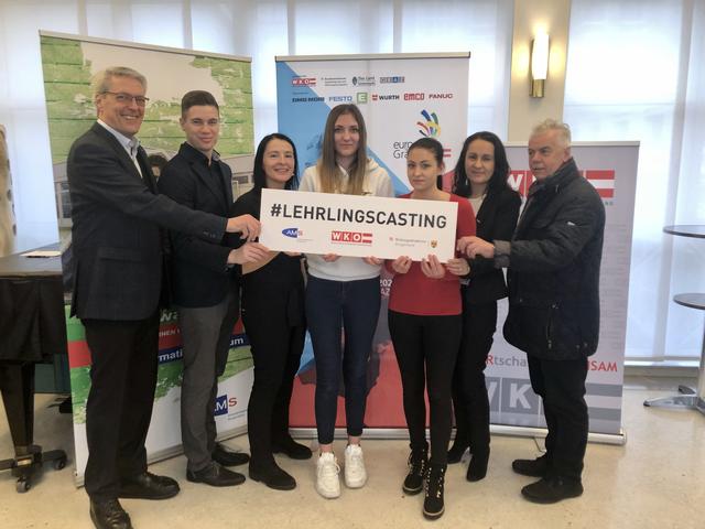 WK-Vizepräsident Paul Kraill, Daniel Baumann (Bildungsdirkektion), AMS-Geschäftsstellenleiterin Jutta Mohl, Anna Reichl, Eva Leser, Sabine Lehner (WK-Bildung und Lehre) und WK-Regionalstellenobmann Stefan Kneisz