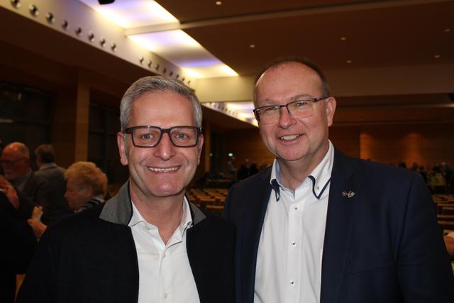 Josef Moser mit Bürgermeister Johannes Waidbacher