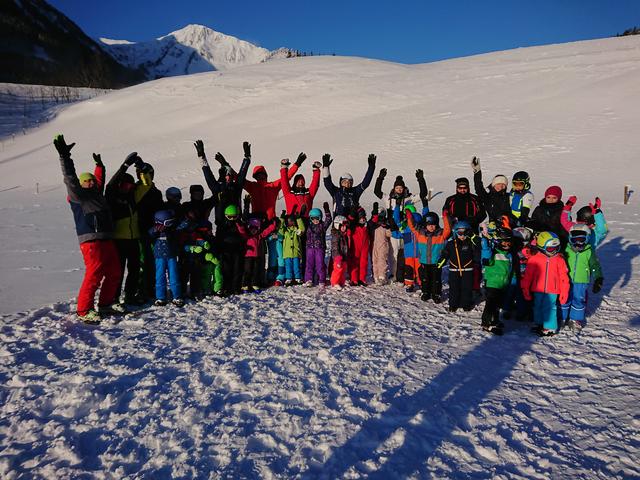 Weit mehr als 100 Teilnehmer nahmen insgesamt am Alpinskikurs der Naturfreunde Trofaiach am Präbichl teil.  | Foto: zVg