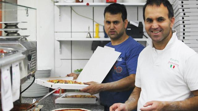 Bekannte Fußballer findet man in der Pizzeria Primavera als schmackhafte Pizza.