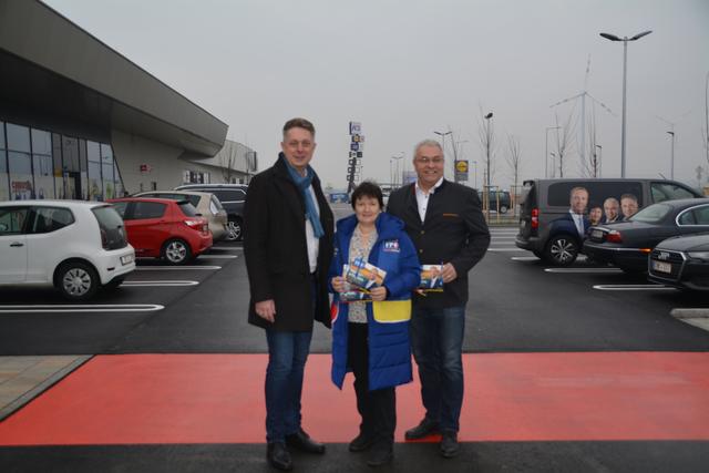 LR Alexander Petschnig, LA Manfred Haidinger und LA Karin Stampfl fordern eine Mautbefreiung.