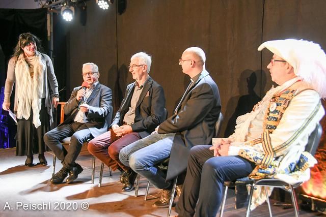 „Barbara Karl Ich-Show mit Martin Levonyak, Bürgermeister Ferdinand Köck, GGR Ernst Spitzbart, Pater Adolf Valenta und Helmut Lenhart. 
